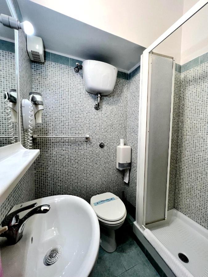 Hotel Domus Termini Rome Bagian luar foto