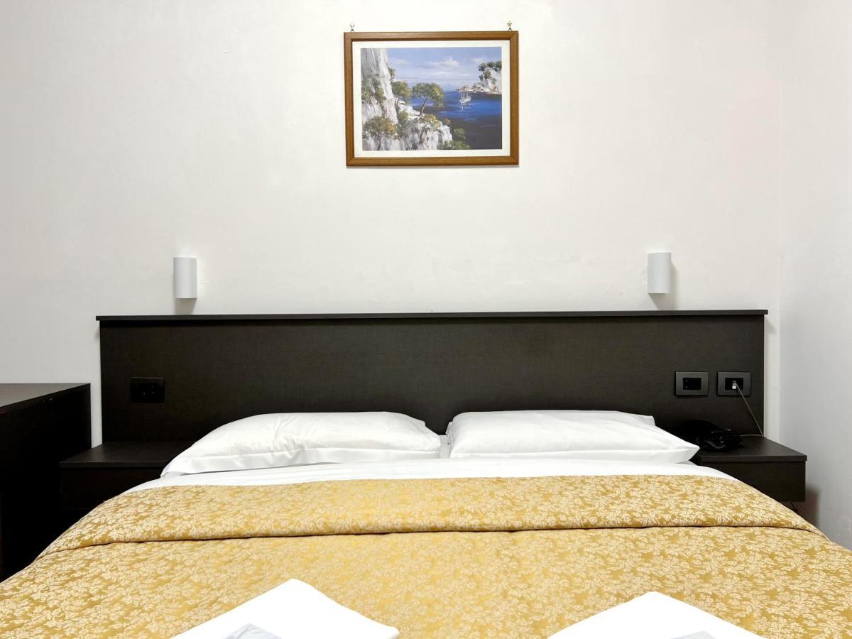 Hotel Domus Termini Rome Bagian luar foto